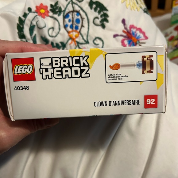New, retired LEGO BrickHeadz Birthday Clown Building Set 40348 - Picture 5 of 9